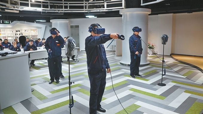 游戏影视等娱乐内容火热之后VR技术探索模拟操作训练 北晚新视觉(图1)