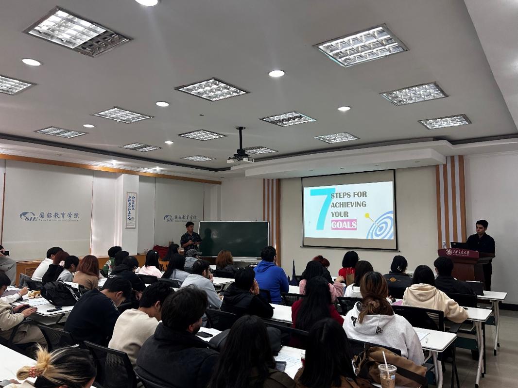 “筑梦”分享会—国际学院举办第十九期学业领航分享会(图2)